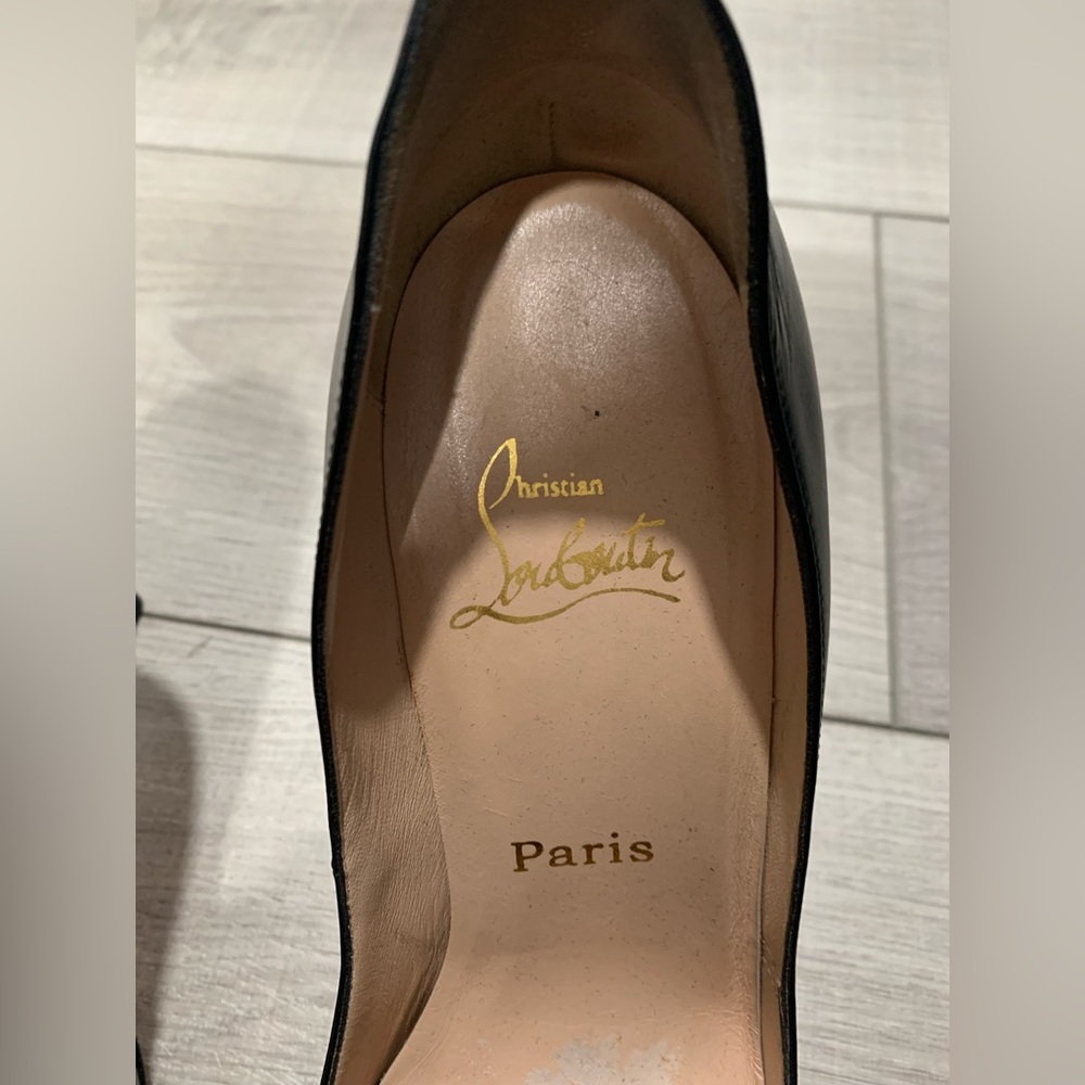 Authentic Louboutin black heels in good condition - Picture 3 of 8
